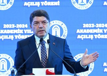 Bakan Tunç: Yeni anayasaya muhtaçlık var