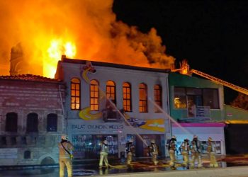Balat’ta oyuncak müzesinde yangın