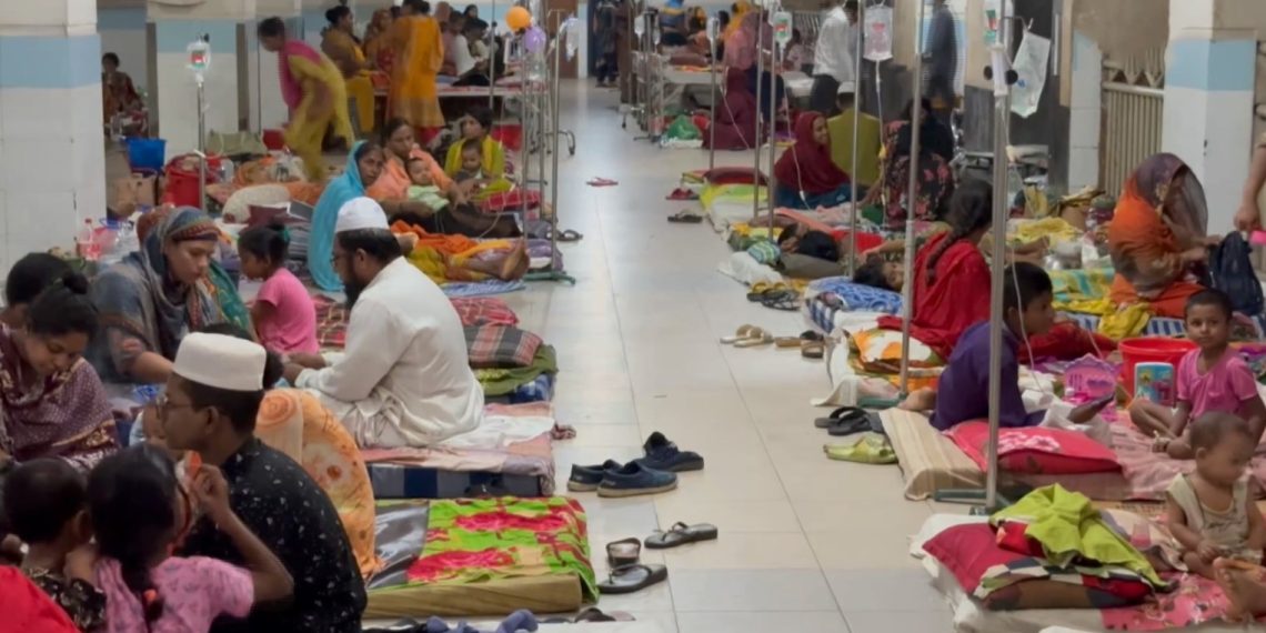 Bangladeş’te dang humması salgınında can kaybı 900’ü aştı