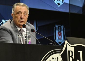 Beşiktaş Lideri Ahmet Işık Çebi’den istifa tezahüratına yanıt