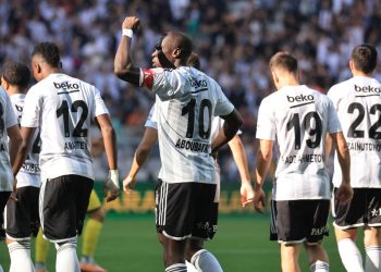 Beşiktaş teknik yönetici kararını açıkladı