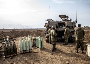 Beyaz fosfor savaş kabahati mu? | İnsan Hakları Örgütü: Gazze’de beyaz fosfor kullanıldı