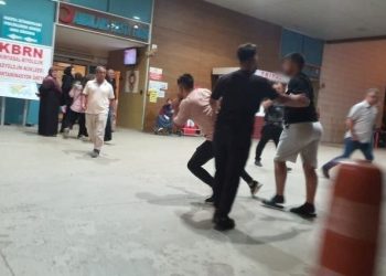 Birlikte hastaneye giden iki arkadaş arbede etti: Arbede yaşandı