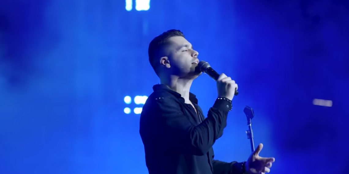 Buyruk Can İğrek kaybettiği arkadaşıyla yapay zeka sayesinde düet yaptı