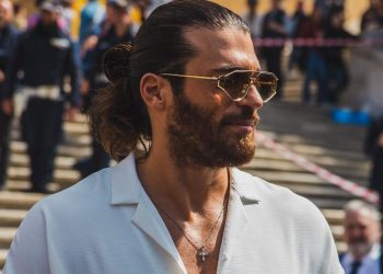 Can Yaman’dan İtalya’da çocuklar için yardım