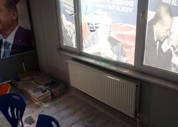 Çanakkale’de AK Parti’nin seçim ofisine taşlı atak