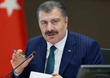 Çocuklar bu haftalarda neden sık hasta oluyor? Bakan Koca’dan açıklama