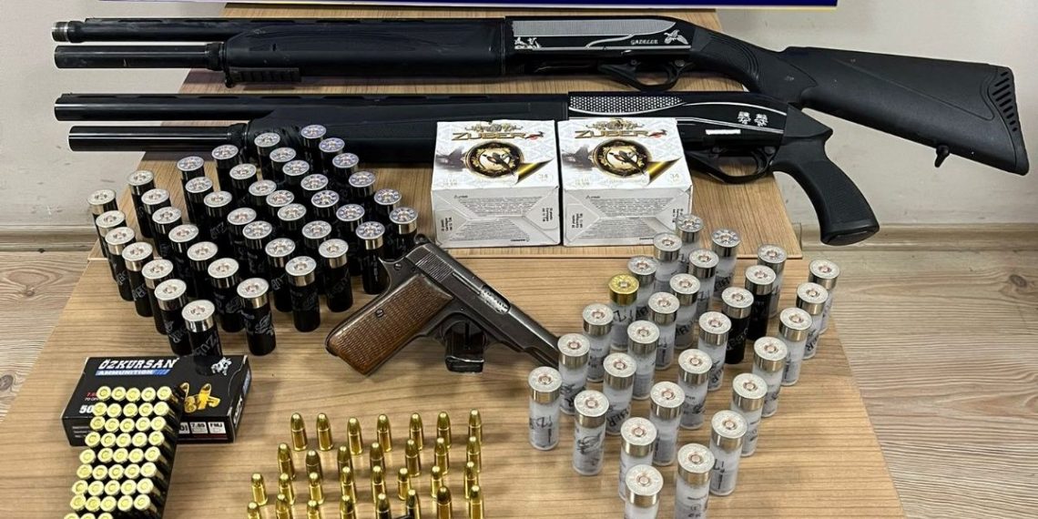 Çorum’da 2 markete silahlı akın