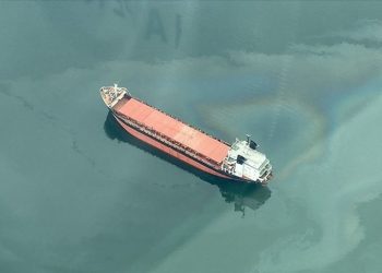 Denizi kirleten gemiye 7,7 milyon lira ceza