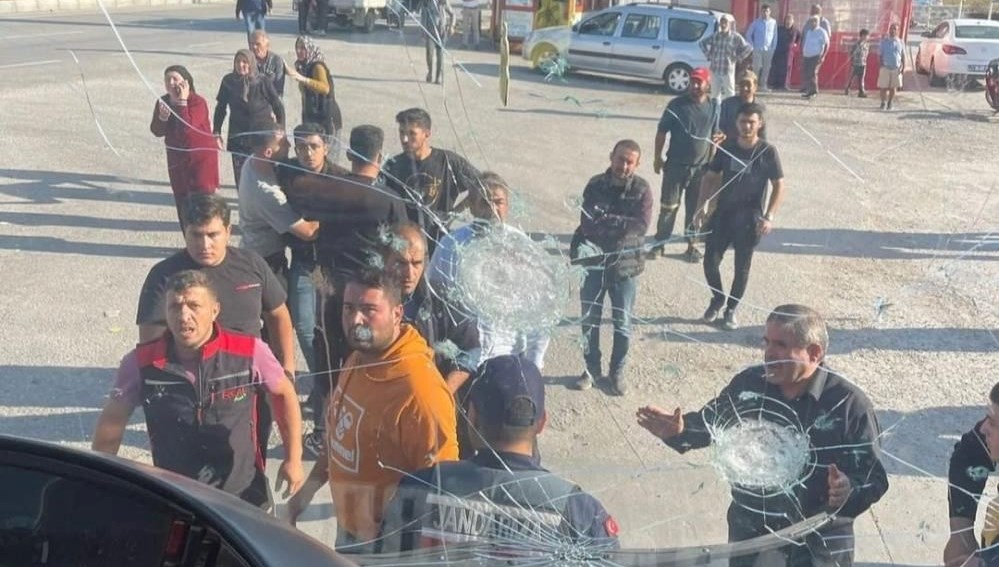 Denizlispor taraftar kümesi otobüsüne silahlı taarruz