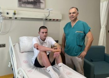 Deodorantın basılı kalan düğmesi canlarına mal oluyodu | Çakmağı çaktıkları anda patlama yaşandı