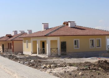 Depremzedeler için yapılan köy konutlarında birinci teslimat kasımda