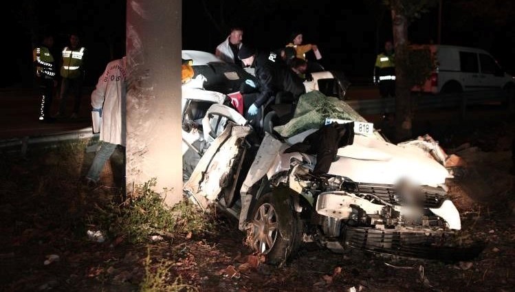 Doğum günü cümbüşünden dönerken facia yaşadılar: 3 meyyit, 1 ağır yaralı