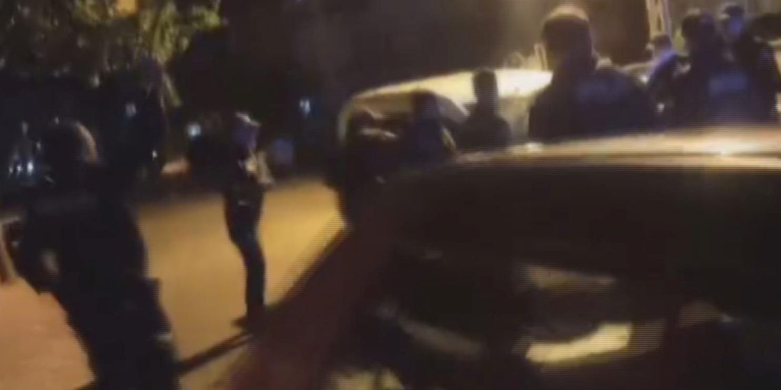 Düğün magandaları, “silah kullanmayın” uyarısı yapan polislere saldırdı: 4 yaralı