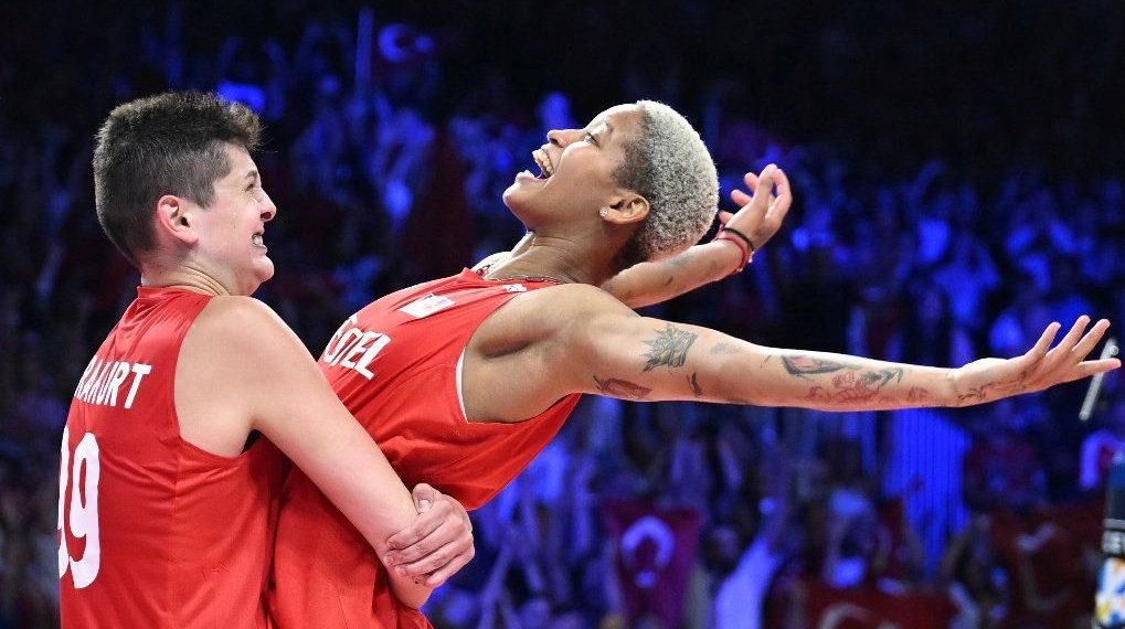 Ebrar Karakurt: Vargas’a İstiklal Marşı öğretiyorum