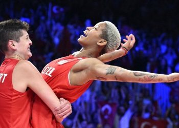 Ebrar Karakurt: Vargas’a İstiklal Marşı öğretiyorum