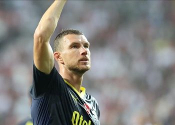 Edin Dzeko’nun acı günü: Müsaade alarak Bosna Hersek’e gitti