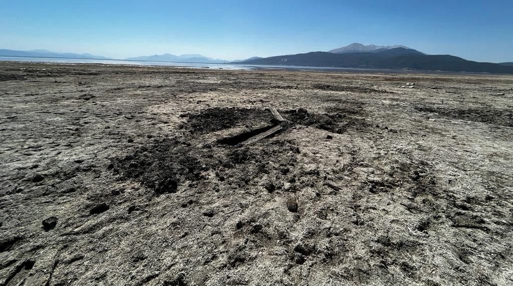 Eğirdir Gölü kıyısında bulundu: Tarihi eser olduğu varsayım ediliyor
