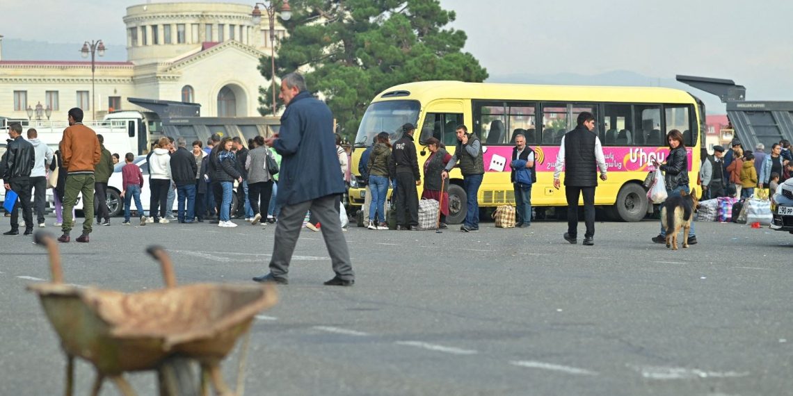 Ermeniler Karabağ’dan ayrılıyor