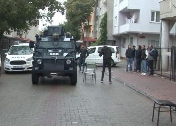 Esenyurt’ta kıraathaneye silahlı atak: 2 yaralı