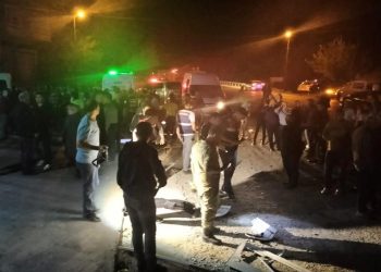 Feci kaza | TIR düğün konvoyundaki araca çarptı: 4 meyyit, 3 yaralı