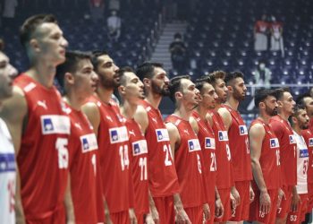 Filenin Efeleri, Slovenya pürüzüne takıldı