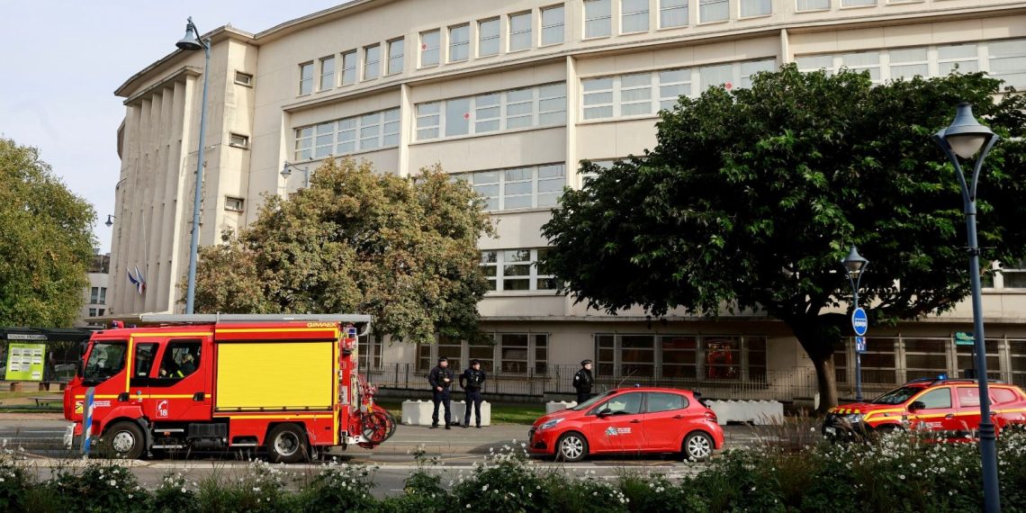 Fransa’da bomba ihbarı: Okul boşaltıldı