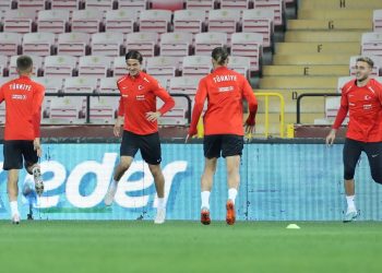 Futbolda ulusal mesai başlıyor