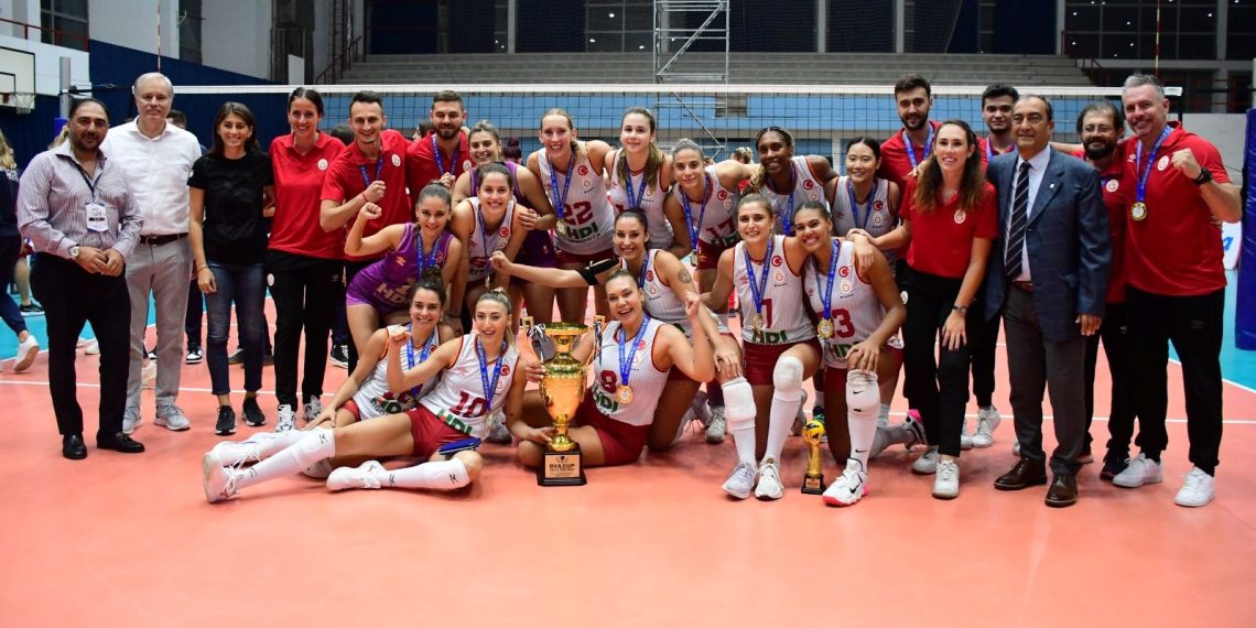 Galatasaray Bayan Voleybol Kadrosu tarihinde birinci sefer Balkan Kupası’nda şampiyon oldu