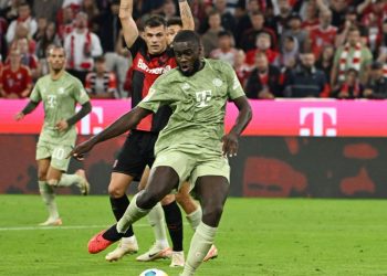 Galatasaray’ın rakibi Bayern Münih’e Upamecano’dan makus haber