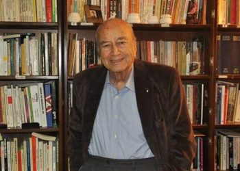 Gazeteci müellif Hıfzı Topuz hayatını kaybetti (Hıfzı Topuz kimdir?)