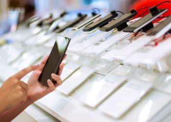 Geçen yıl 22,6 milyon cep telefonu kayıt altına alındı