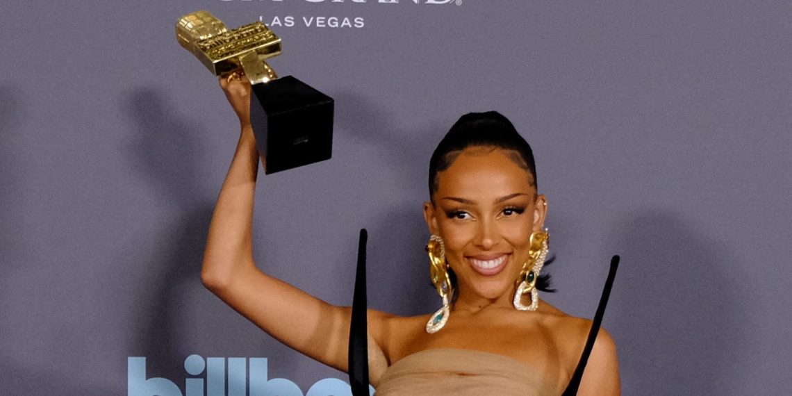 Grammy ödüllü Doja Cat’in merakla beklenen albümü piyasaya çıktı