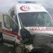 Hasta taşıyan ambulans bariyere çarptı: 4 yaralı