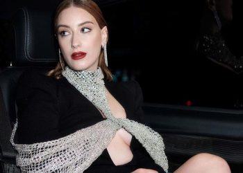 Hazal Kaya’dan doğum günü paylaşımı: Bu sene çok eğleneceğiz
