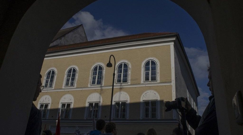 Hitler’in doğduğu konut karakol oluyor