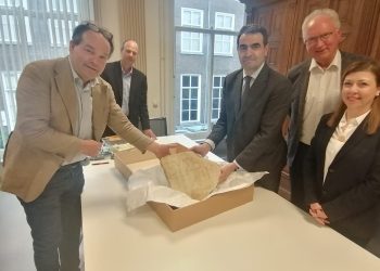 Hollanda’daki Türkiye’ye ilişkin tarihi antik taş modülü teslim alındı