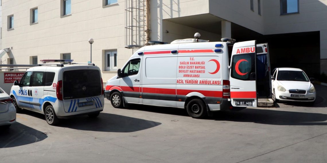 Huzurevindeki zehirlenmede 4 kişi ağır bakıma alındı