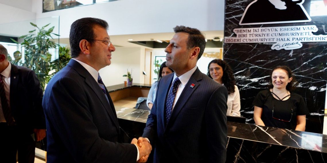 İmamoğlu’ndan CHP Vilayet Lideri Özgür Çelik’e tebrik ziyareti