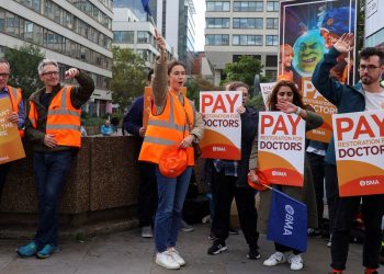İngiltere’de tabipler tekrar grevde