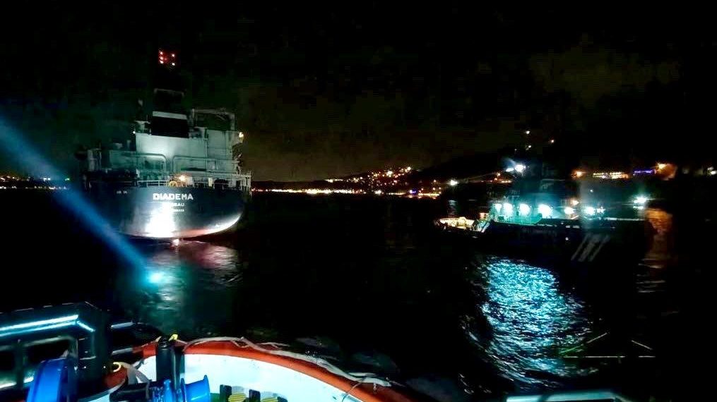 İstanbul Boğazı’nda arızalanan tanker kurtarıldı