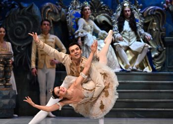 İzmir Devlet Opera ve Balesi Uyuyan Hoş balesiyle sahne alacak