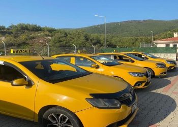 İzmir’de taksiyle göçmen kaçakçılığı