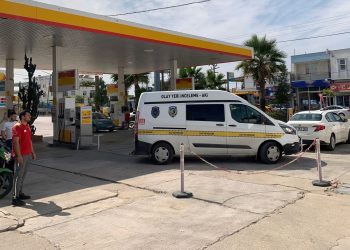 Kar maskeli saldırganın vurduğu akaryakıt istasyonu çalışanı, hayatını kaybetti