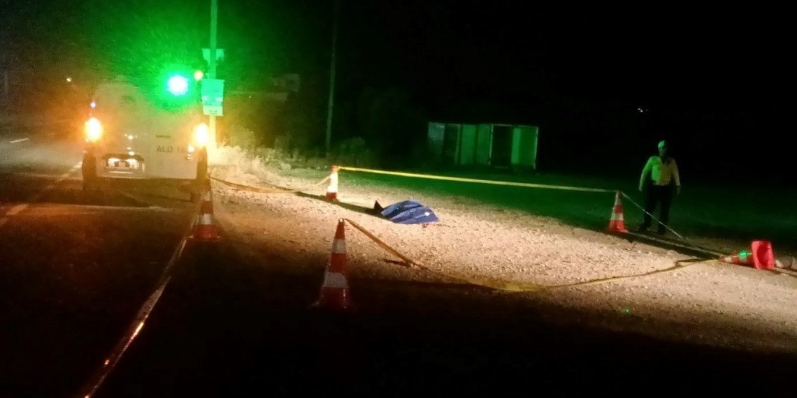 Kara yolundaki erkek cesedi takımları harekete geçirdi