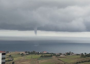 Karadeniz’de evvel hortum oluştu, akabinde şiddetli sağanak başladı