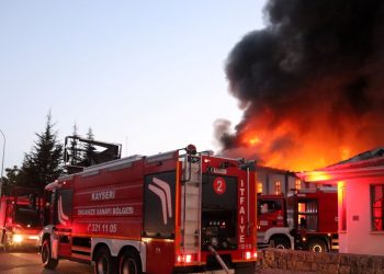 Kayseri’de büyük fabrika yangını