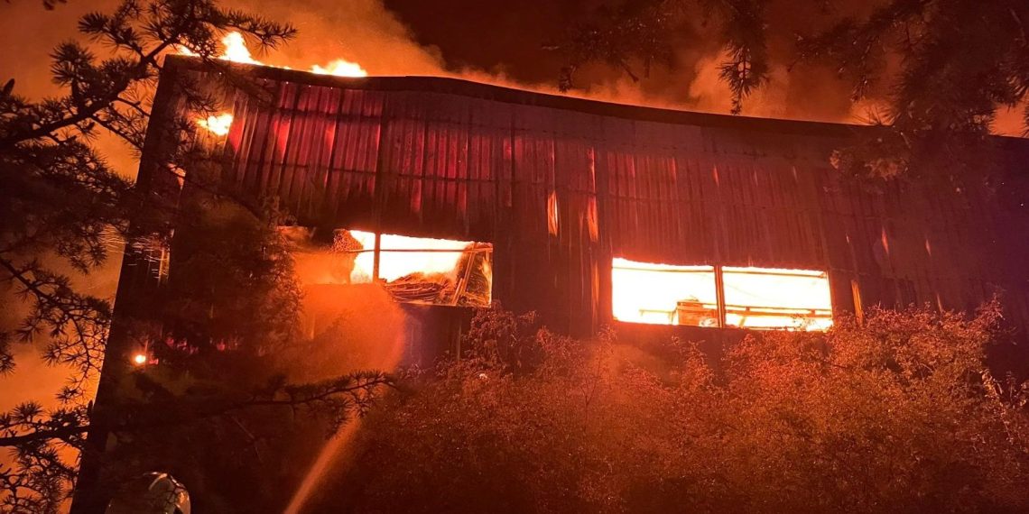 Kırklareli’nde ağaç sürece fabrikasında yangın