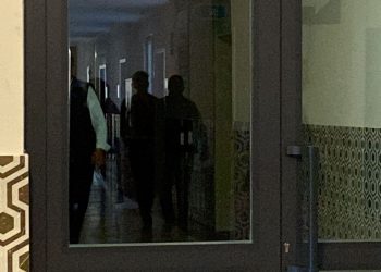 Konya’da bir öğretim üyesi odasında silahla yaralandı