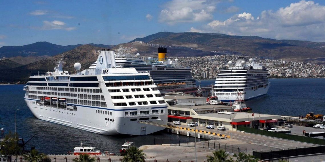 Kruvaziyerler rotayı Ege’ye çevirdi (İzmir’de 30 bin turist bekleniyor)